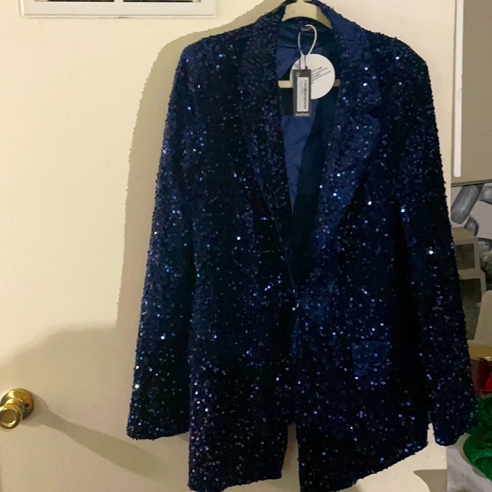 Navy Blue velvet sequin blazer. Great statement piece for a party.